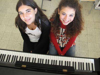 Primi frutti al liceo musicale: due alunne superano gli esami in conservatorio