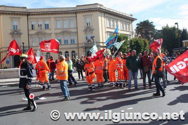 WebTv: la protesta di Grosseto. Le immagini della manifestazione – VIDEO