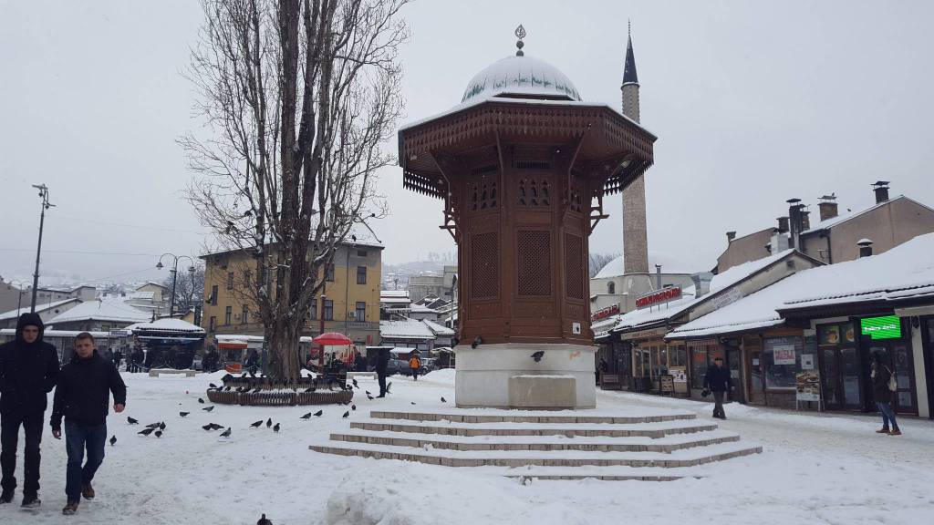 #sullastrada. Sarajevo è la Gerusalemme d’Europa: quattro religioni convivono pochi metri l’una dall’altra